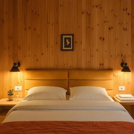 Lord Byron Konukevi Tepelene