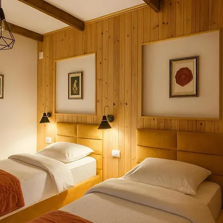 Konukevi Lord Byron 4*