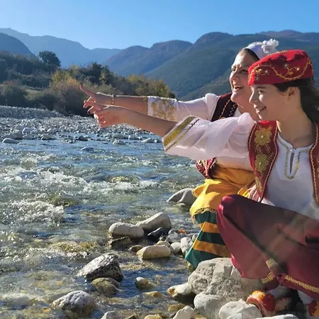 게스트하우스 Lord Byron Tepelenë