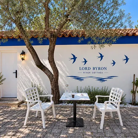 بيت ضيافة Lord Byron Tepelene